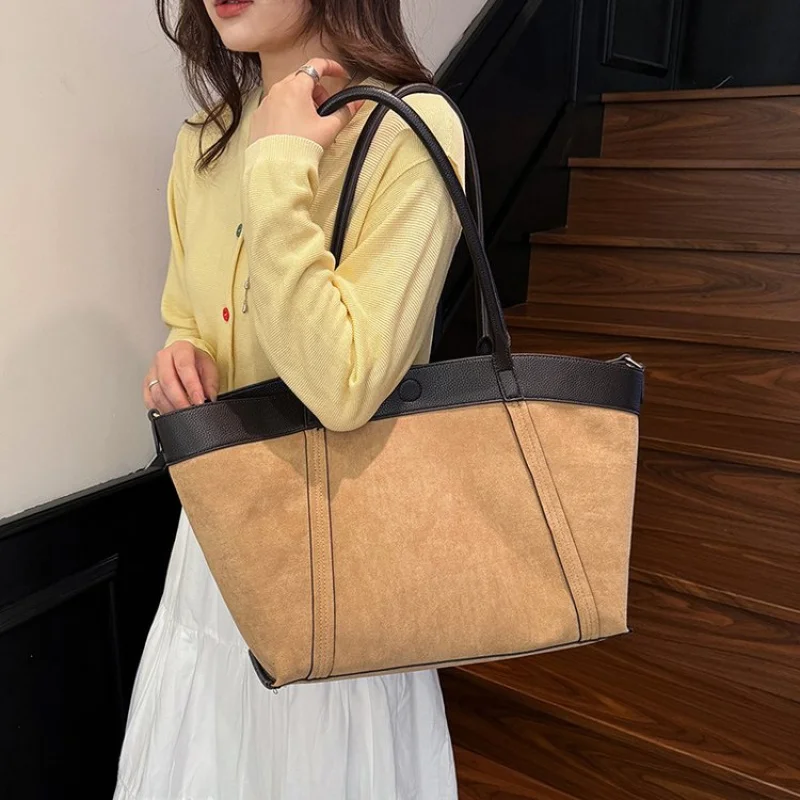 

Luxury Women's Tote Bag Made Of Leather Boasting High-End Quality And Casual Vintage Commuter Elegant Style​