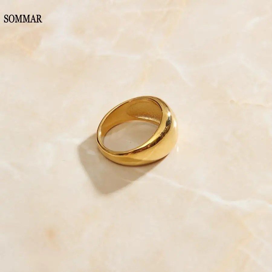 SOMMAR floating charms 18KGP Gold color smooth round curve  women men finger ring  arc curve camber men ring Factory Wholesale