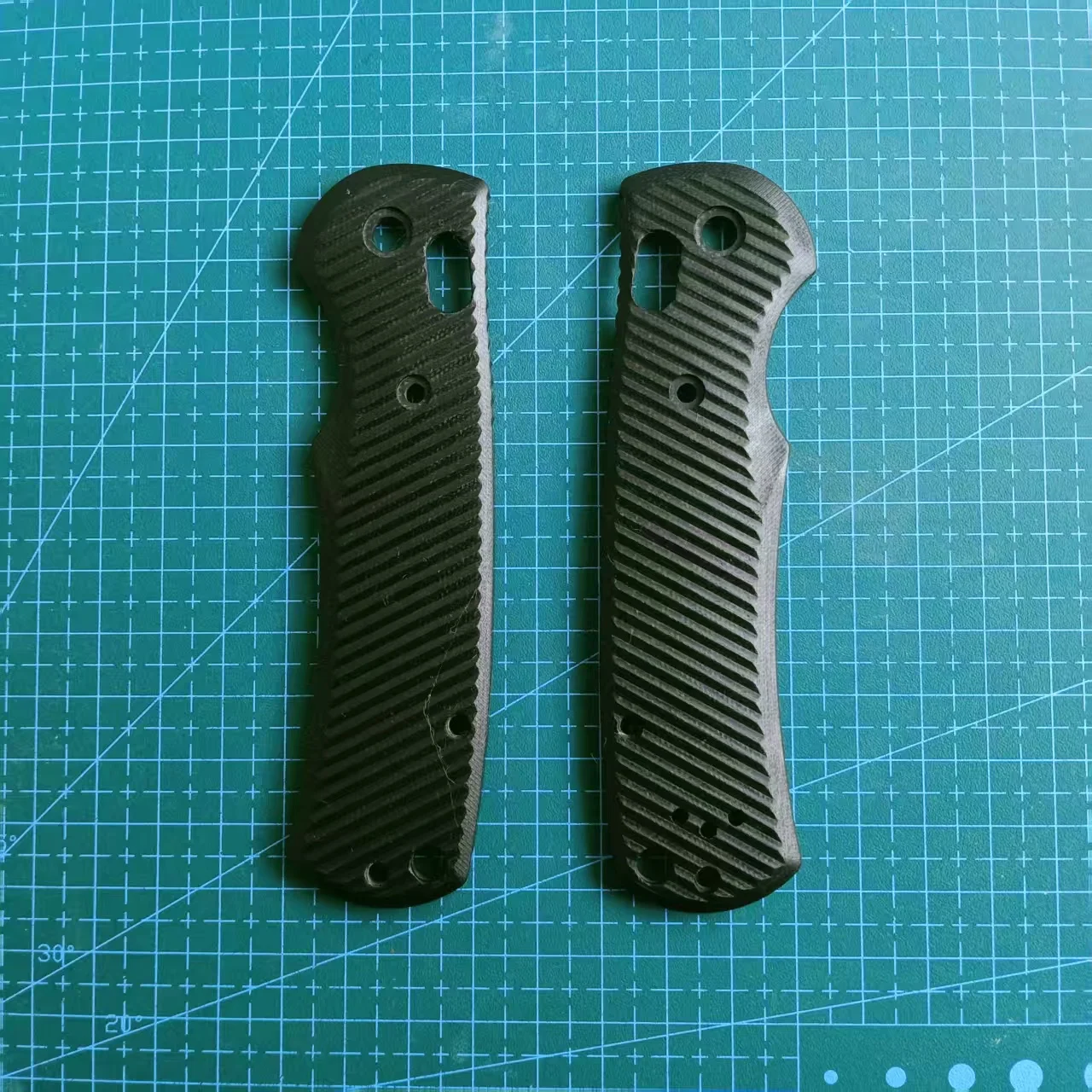 

New 1 Pair Black G10 Knife Handle Scales for Benchmade Griptilian 550/551 Knives DIY Accessory