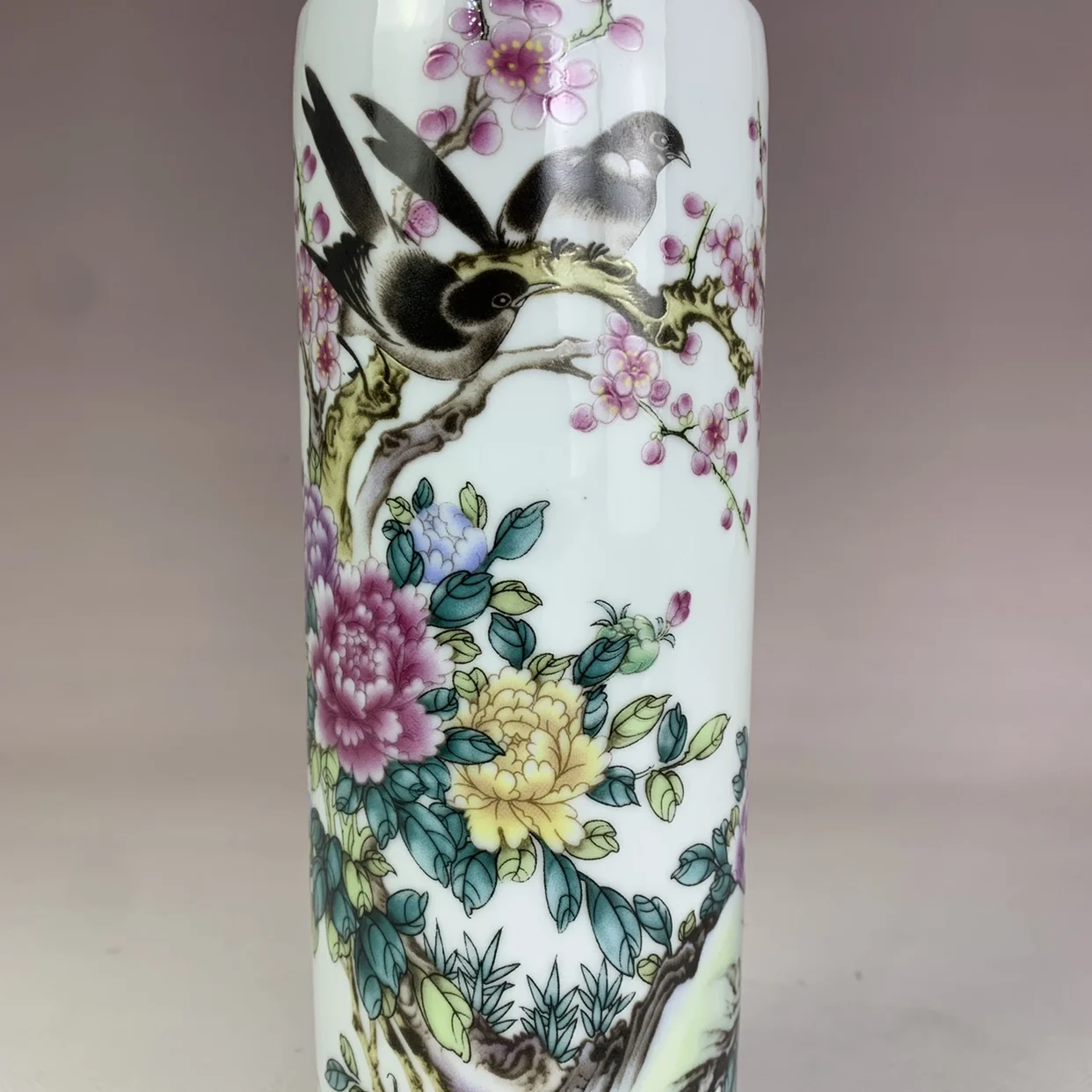 Collection of Porcelain Powder Colored Spring Flowers and Birds, Pen Holder, Office Decoration, and Ornaments