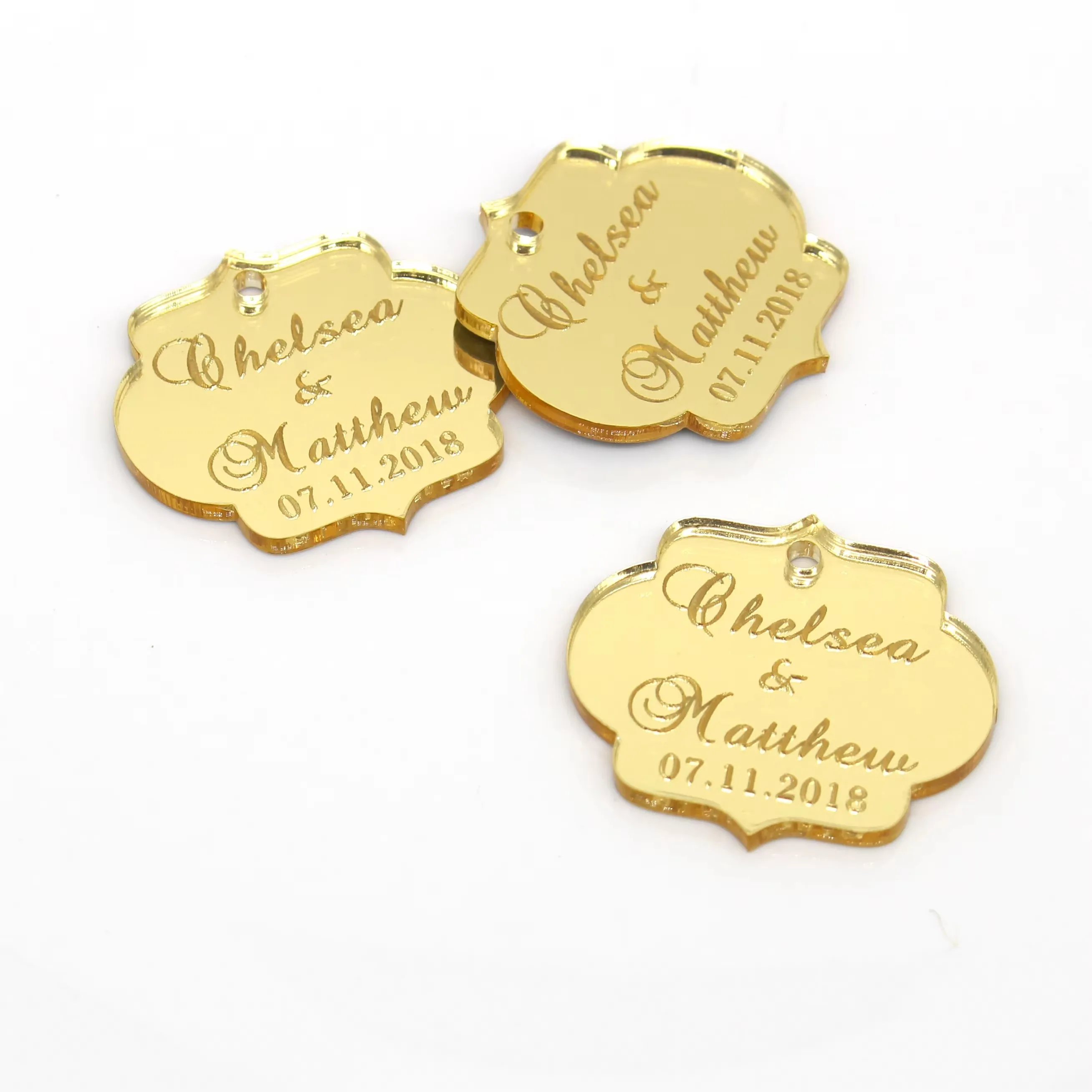 20 Stück personalisierte gravierte Goldspiegel Acryl Hochzeit Namensschild Flaschenetikett individuelle Party Babyparty Boutique Box Dekoration
