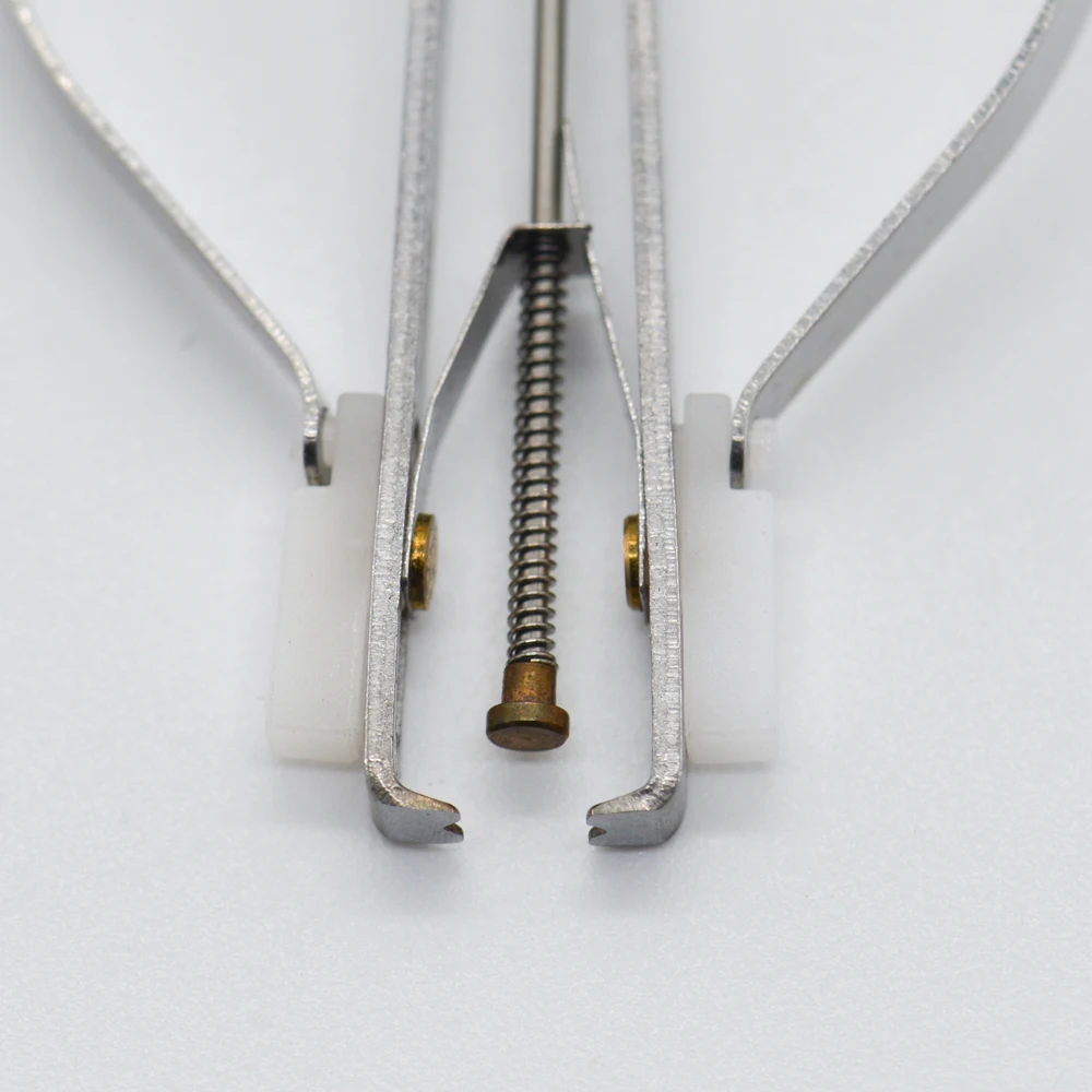 Coltello apri cassa posteriore dell'orologio, coltello per leva di rimozione della cassa posteriore della pressa del cambio della batteria dell'orologio, strumento di riparazione del metallo