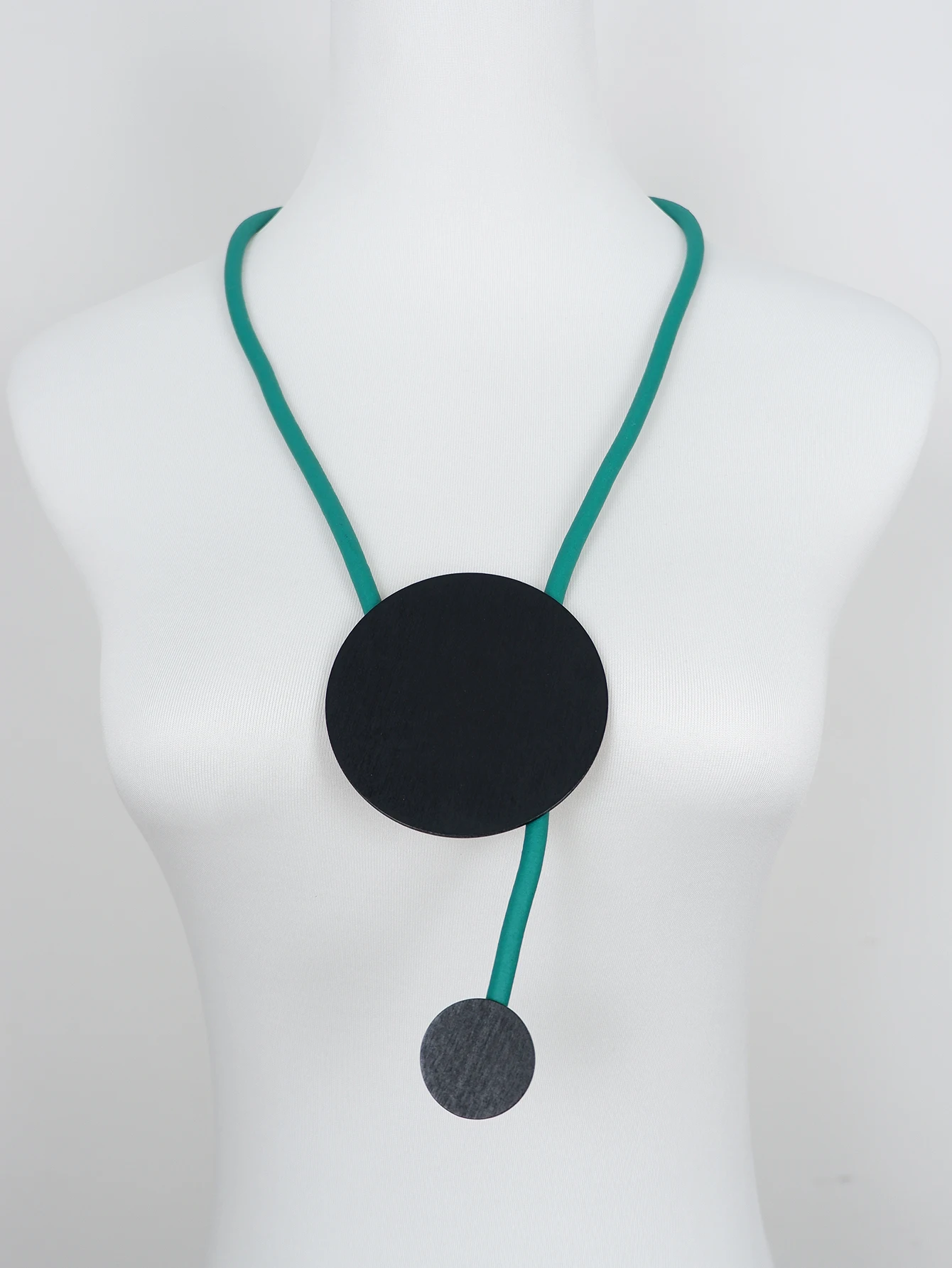 UKEBAY Minimalistische Halskette mit Kreisanhänger aus Gummi, moderne, minimalistische, leichte Mode-Schmuck-Halskette, Festival-Geschenk, Halskette für den täglichen Gebrauch – Detail 12