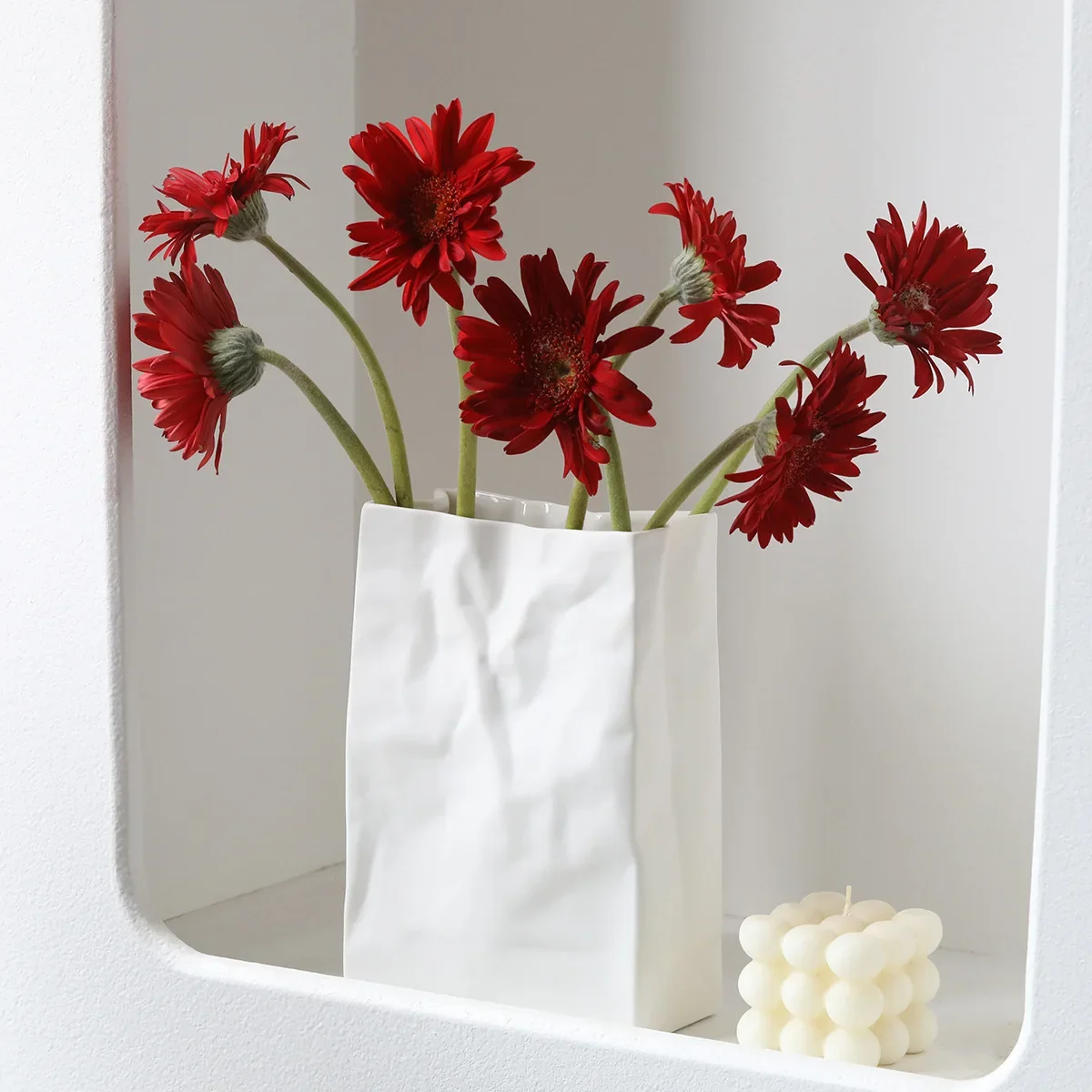 

Creative Minimalist Pleated Paper Bag Unique Resin Vase Minimalist Nordic Bohemian Style Desktop Home Decoration