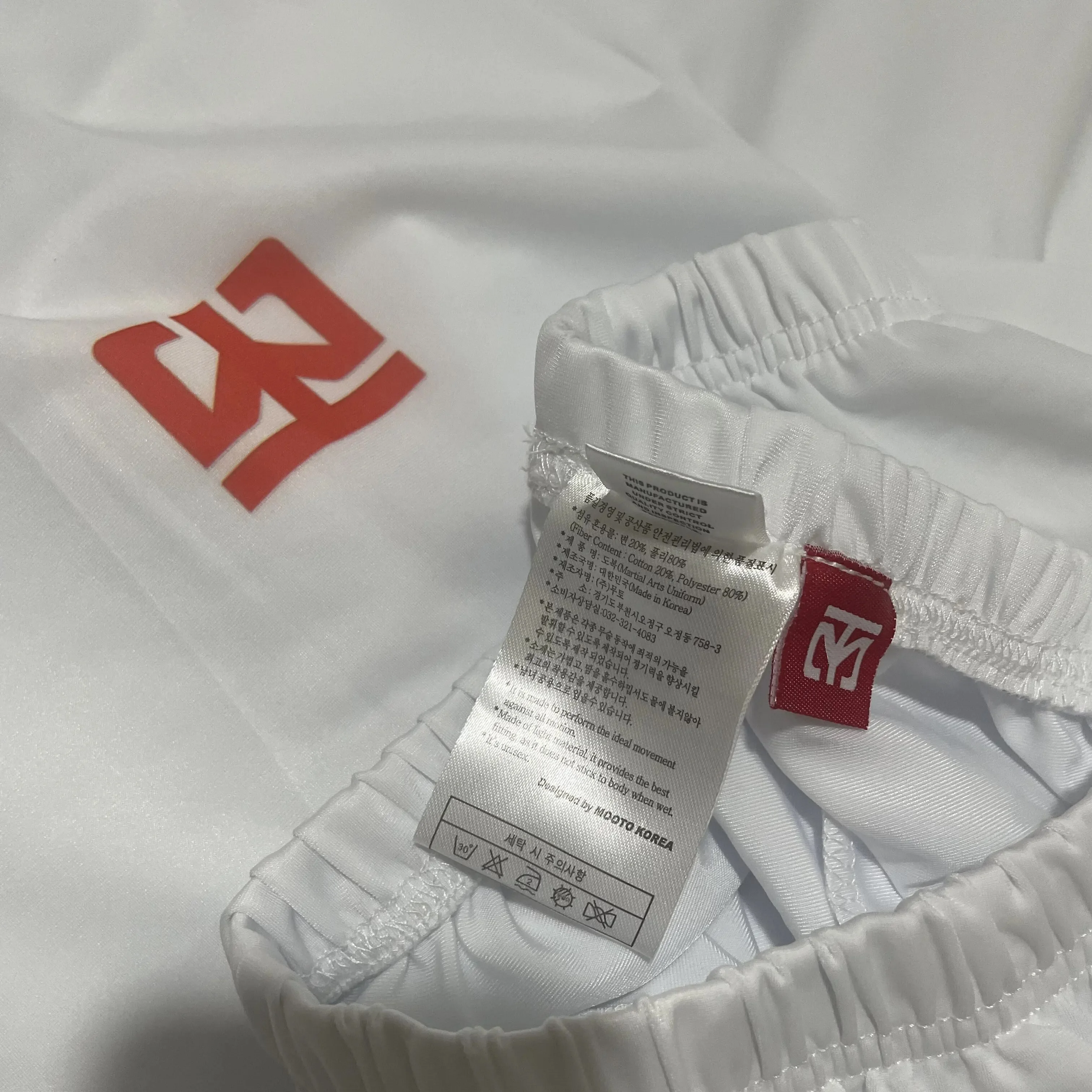 New White Collar Taekwondo Doboks Customzied Unisex High Elastic Quick-drying Nylon WTF Competition Uniforms for Kids Adults