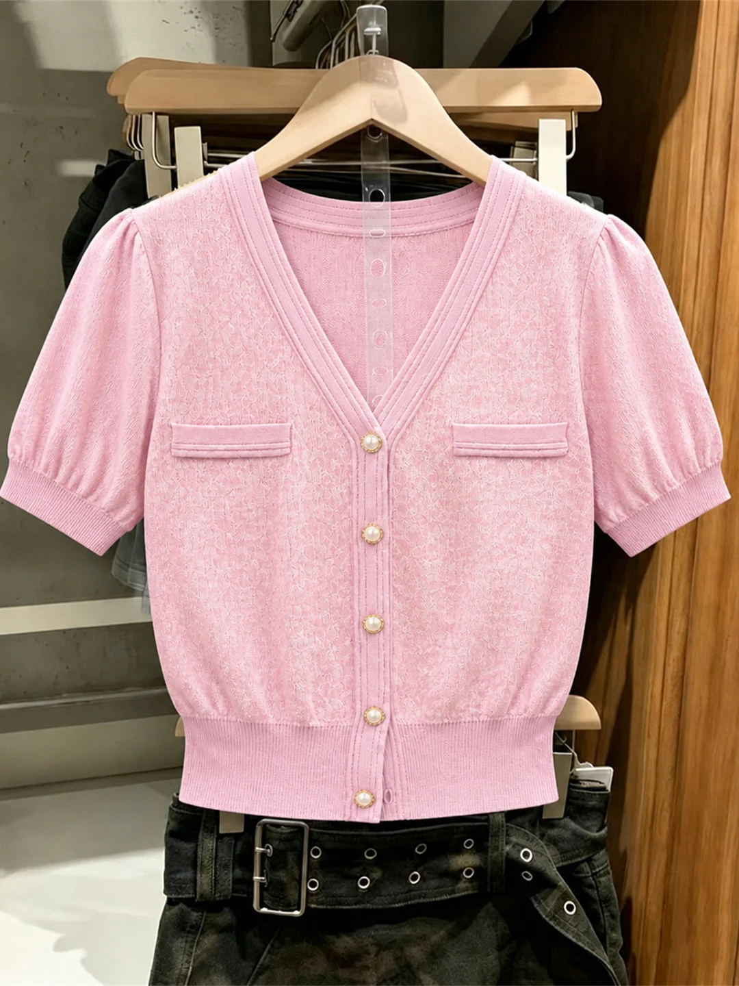 

Commuter Style V-Neck Knitted Open Cardigan Women's Elegant Single Button Design Short Sleeve Top Summer 2026 Silk Blend