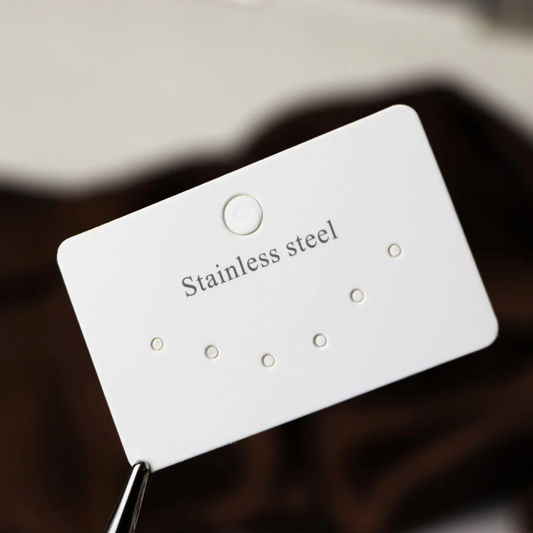 50 قطعة 6 ثقوب ورقة بيضاء معلقة بطاقة لمجموعة مجوهرات الفولاذ المقاوم للصدأ وأقراط التعبئة حامل حزم الأعمال الصغيرة #5