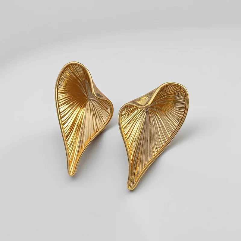 Minimalist 3D Heart Drop Earrings for Women Premium Brushed Texture Metal Earrings Niche Design Elegant Ear Jewelry Daily Wear