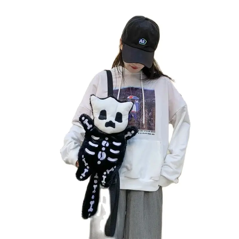 Cute Skull Plush Backpack Gothic Water Bottle Bag Goth Doll Backpack Female Furry Bag Skull Shape Bag Skeleton Birthday Gift