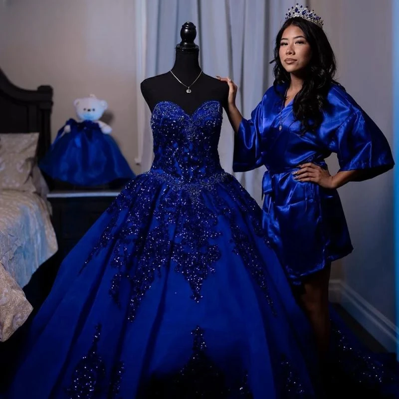 Vestido De baile De quinceañera con cuentas De cristal, traje azul real con volantes, escote Corazón, apliques De lentejuelas, corsé De encaje, 15 Años