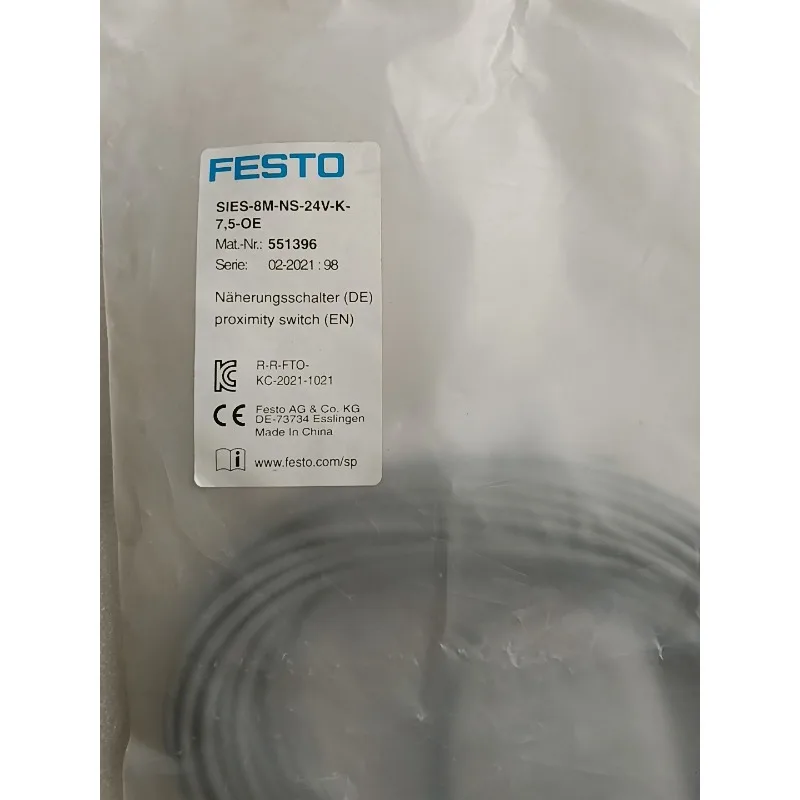 

Совершенно новый оригинальный бесконтактный переключатель FESTO 551396 SIES-8M-NS-24V-K-7,5-OE