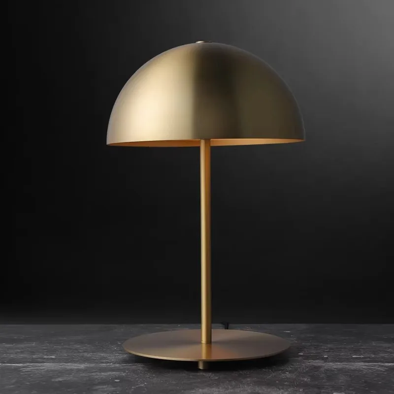 Postmodern Decoration Luxury Brass Office Living Room Gold LED Table Lamp