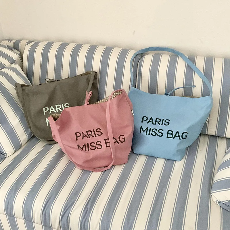 A multi-color crossbody bag for spring and summer, a handbag for shopping, a commuting large-capacity shoulder bag