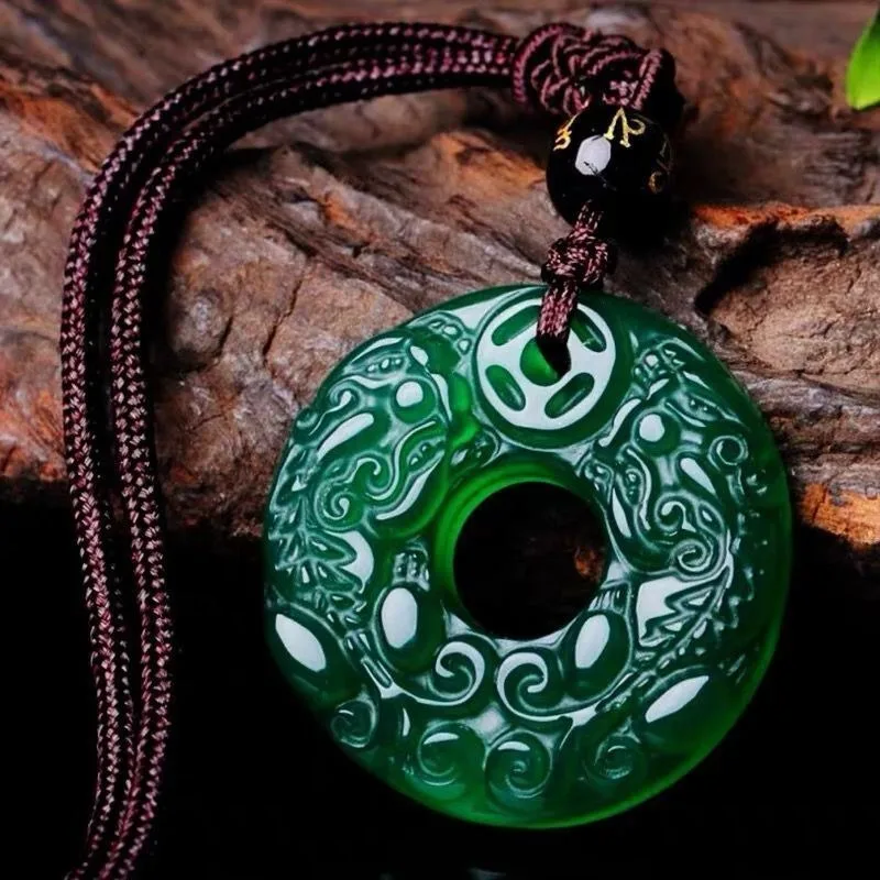 

Natural Green Chalcedony Hand-carved Double Brave Pendant Fashion Boutique Jewelry Men and Women Green Agate Necklace Gift