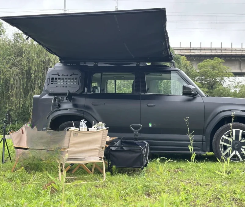 خيمة أوتوماتيكية جانبية للسيارة مصنوعة من قماش أكسفورد سميكة ومظلة جانبية للسيارة/مظلة عالمية لسيارات الدفع الرباعي توريد المصنع مباشرة