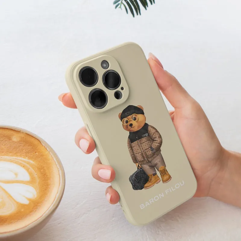 حافظة لهاتف آيفون 15 14 13 12 11 Pro Mini 7 8 Se Plus Xr X Max غطاء هاتف رياضي خارجي على شكل دب لطيف Fundas Capa