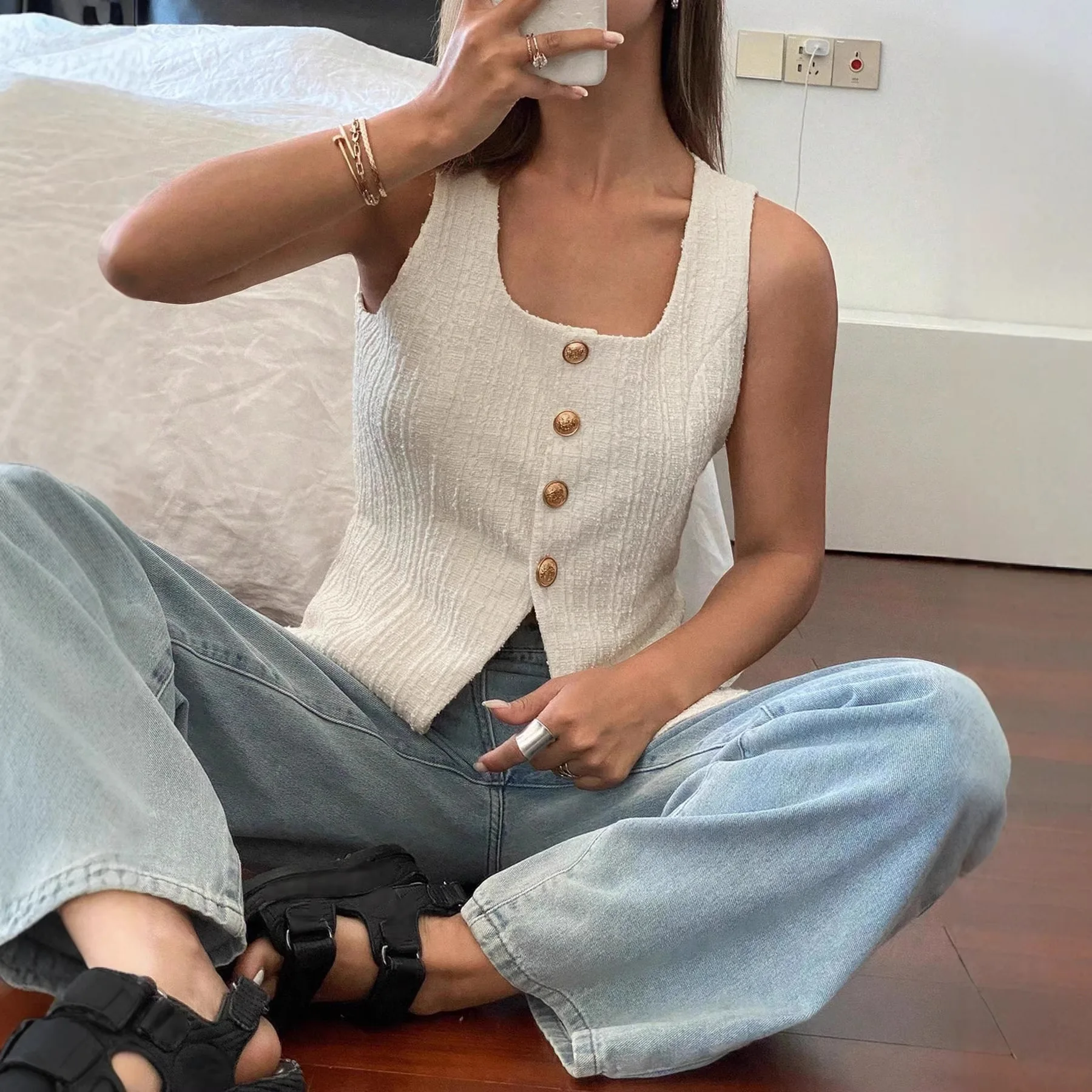 Spring Summer Hot-selling Button Sleeveless Vest Women's Commuter Style Square Collar Lace-up Knitted Top Ladies Waistcoat