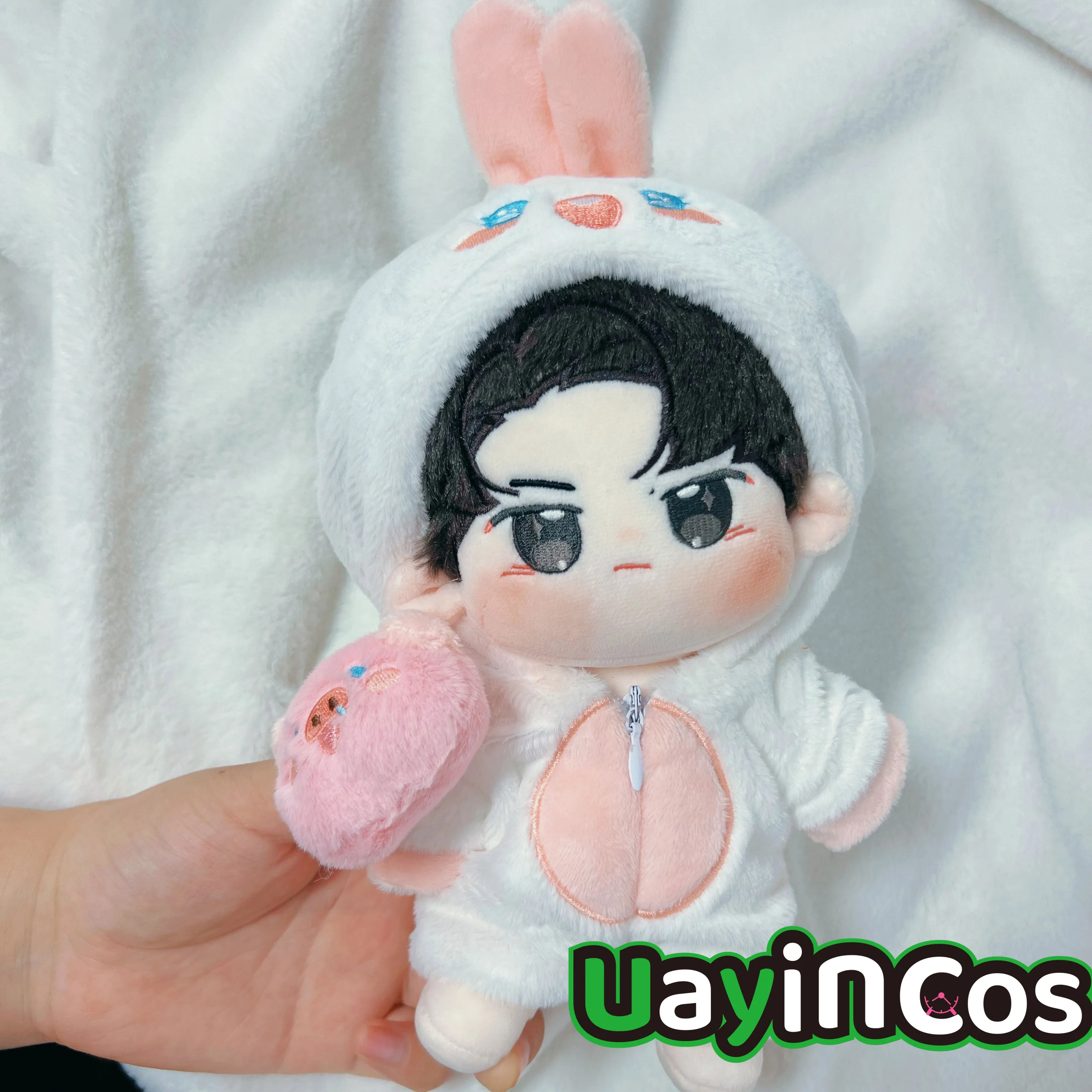 

В наличии: Одежда для кукол 20 см, костюм с ушками кролика/свиньи для кукол-айдолов Ван Ибо и Сяо Чжань, аксессуары, аниме-игрушки, подарки для детей, косплей