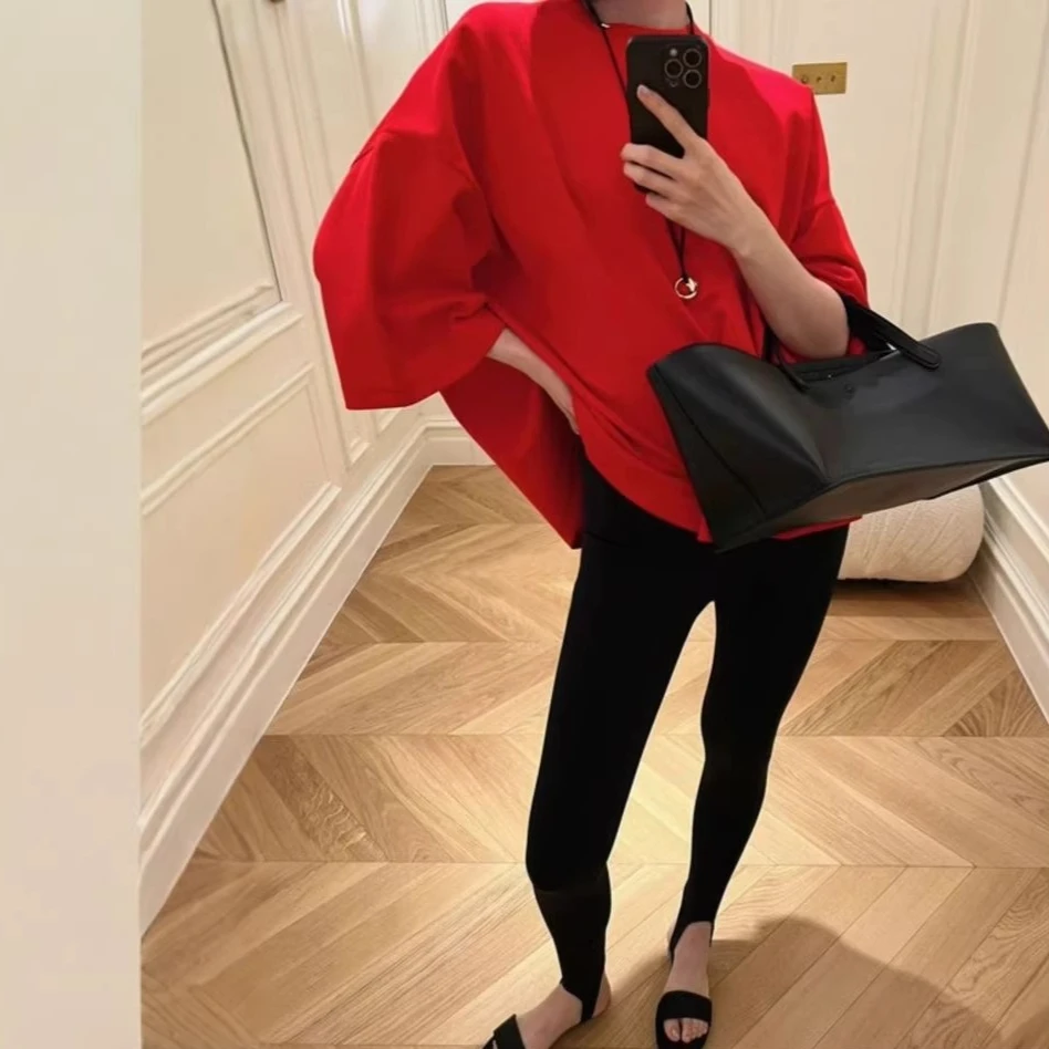 New Autumn and Winter Classic Round Neck Top Loose Casual Bottoming Shirt, Short-sleeved T-shirt for Women