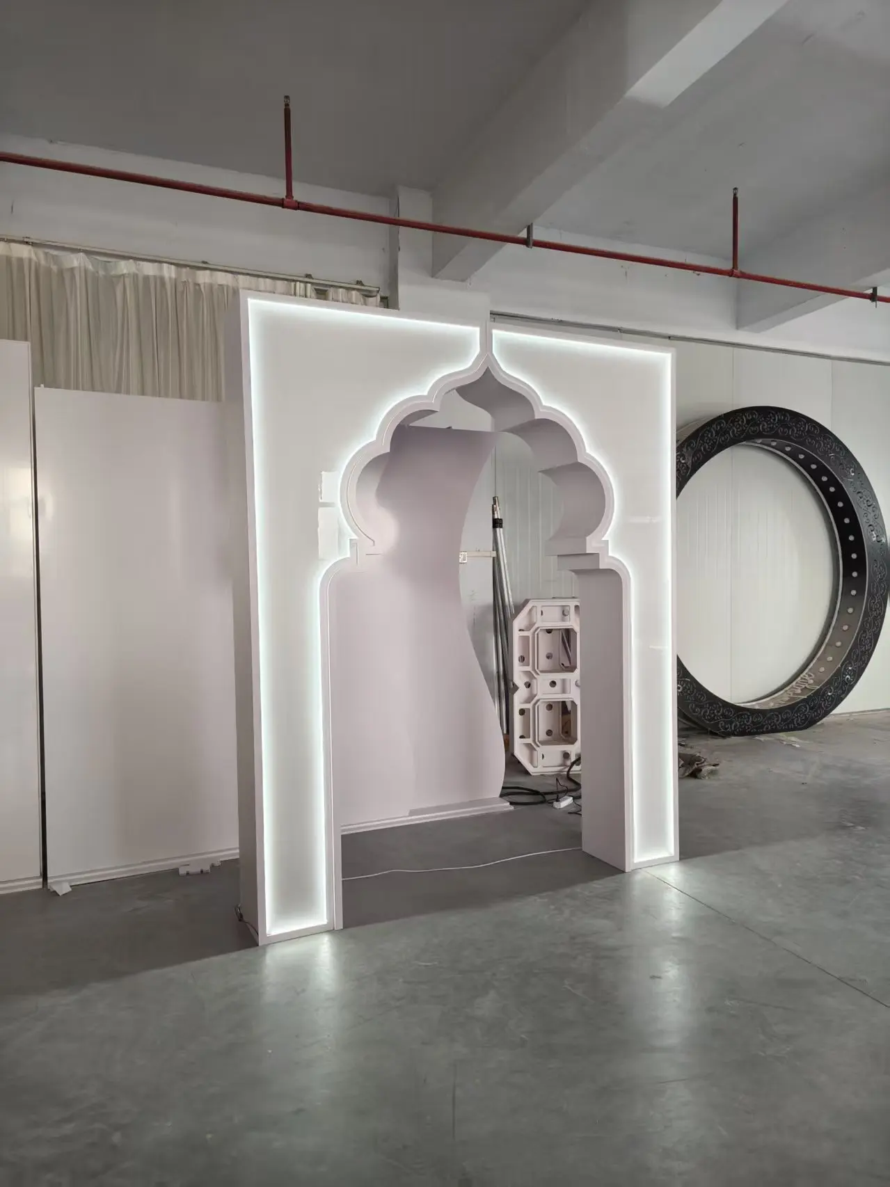 

Wedding Stage Decoration Backdrop PVC Acrylic Arch Backdrop for Wedding Backdrop