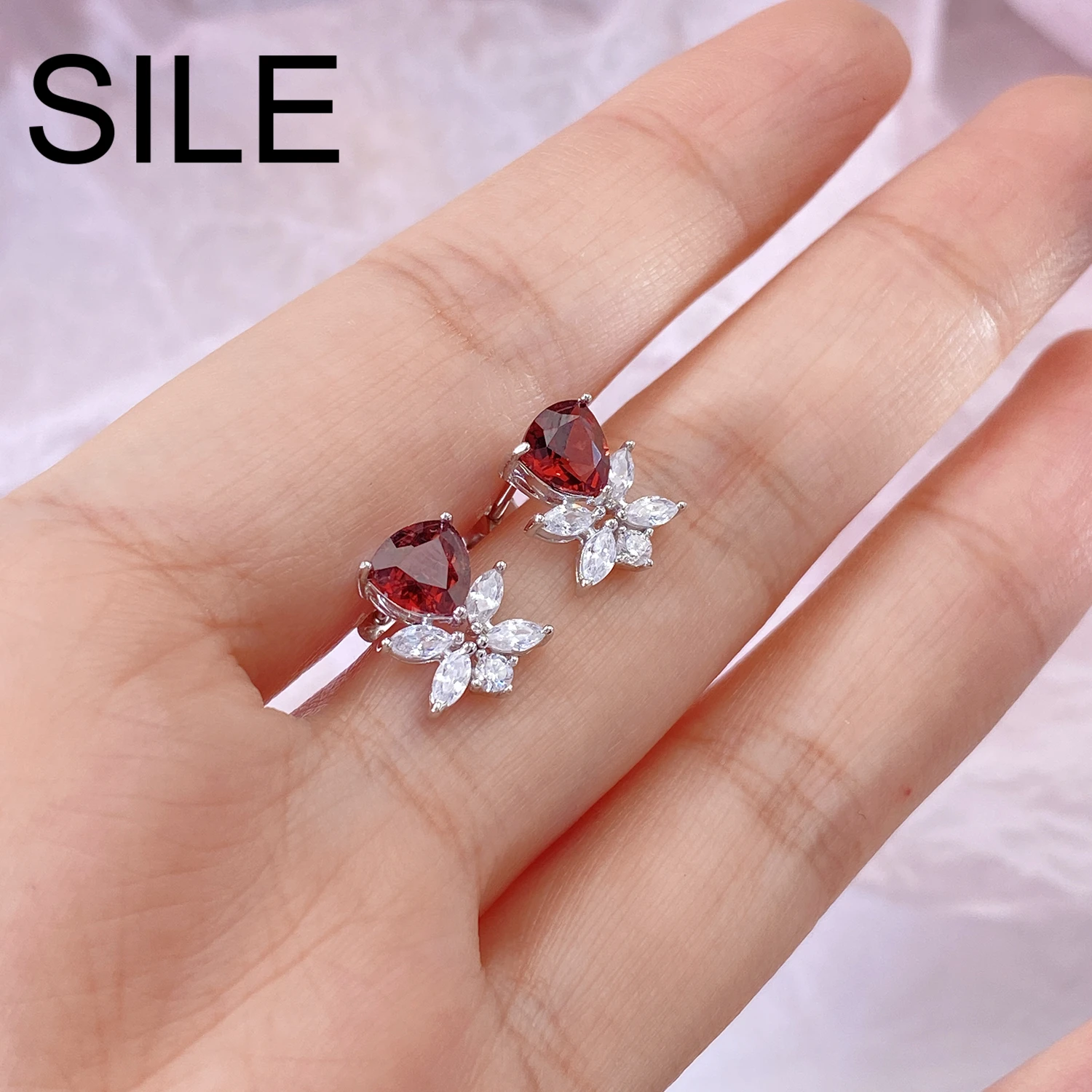 

SILE Trillion Cut Natural Red Garnet Gemstone Stud Earrings Luxury 925 Sterling Silver Fine Jewelry Wedding Birthday Jewel Gifts