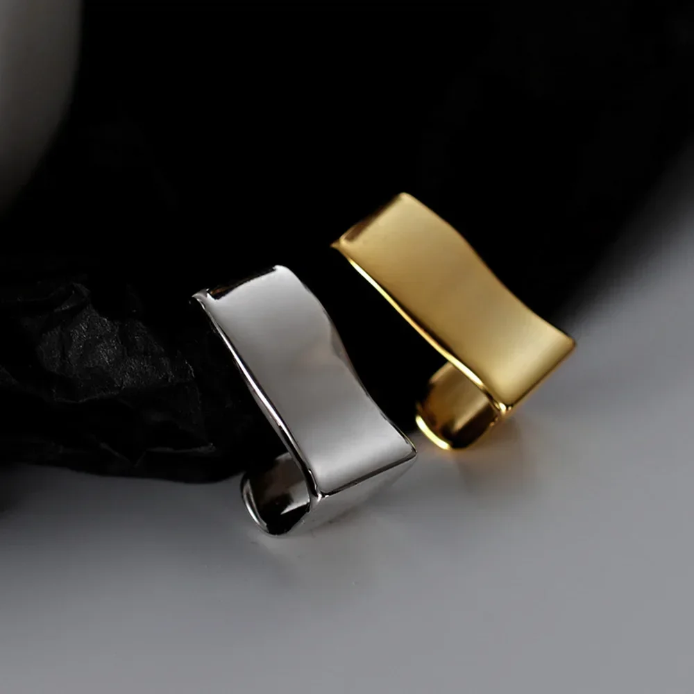 

2024 New Fashion Glossy Geometric Square Clip Earings for Women Simple Design Jewelry Neutral Valentine's Day Gift INS