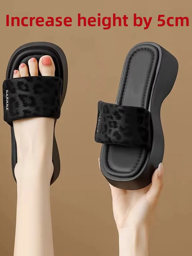 Women's Summer Thick Heel Sandals Outdoor Casual Beach Slippers Fashionable Flat Sandals Increased Height Sandals Open Toe