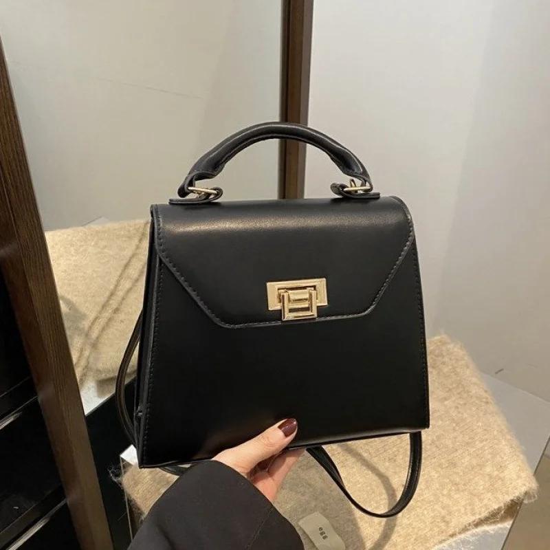 

Timeless Elegance Women's Tote Bag Designer Leather Crossbody Shoulder Handbag Luxury Ladies Stylish Messenger Purse