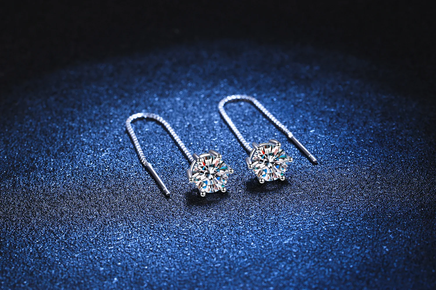 LioraGem Classic 6-Prong Moissanite Earrings, 1-Carat Sparkling Moissanite Minimalist Earrings Platinum PT950 Stamp