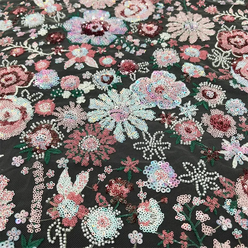 

Ткань с блестками из бисера и цветочным узором шириной 130 см. Весна/Лето. Ткань ручной работы из бисера своими руками.