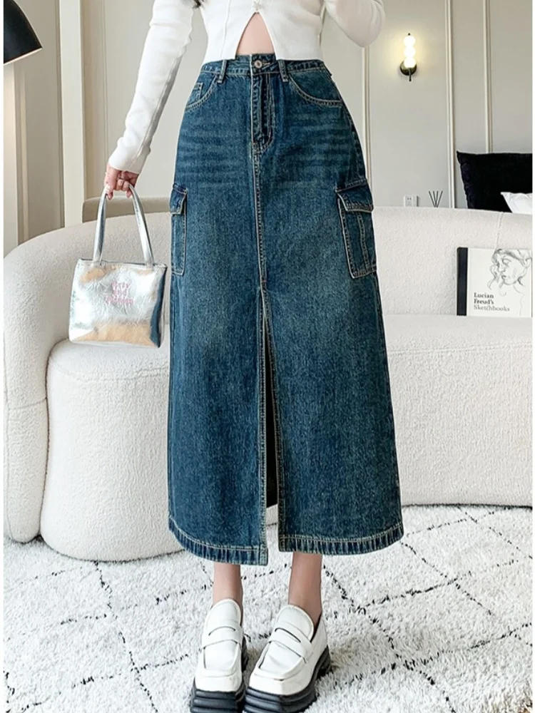 Nowa Jesienna Koreańska Wersja Casualowa Spódnica Jeansowa w Kształcie Litery A Damska Spódnica do Pracy z Wysokim Stanem, Średniej Długości, Seksownym Rozcięciem z Przodu