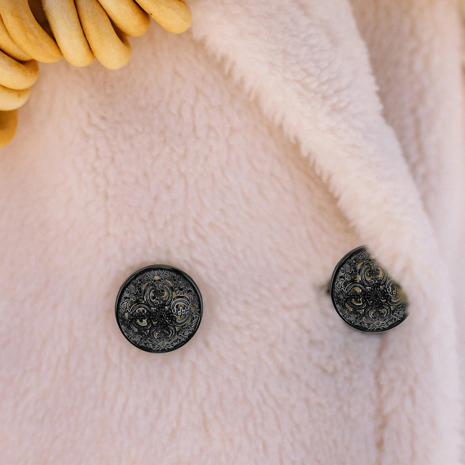 

30Pcs Metal Hollow Buttons High-Quality Rustproof Buttons for Coat Jacket T-Shirt DIY Sewing Craft Accessories