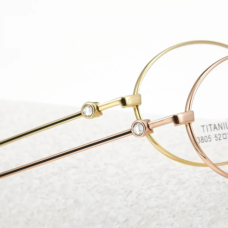 Small titanium alloy elliptical prescription glasses with high myopia display and customized prescription data
