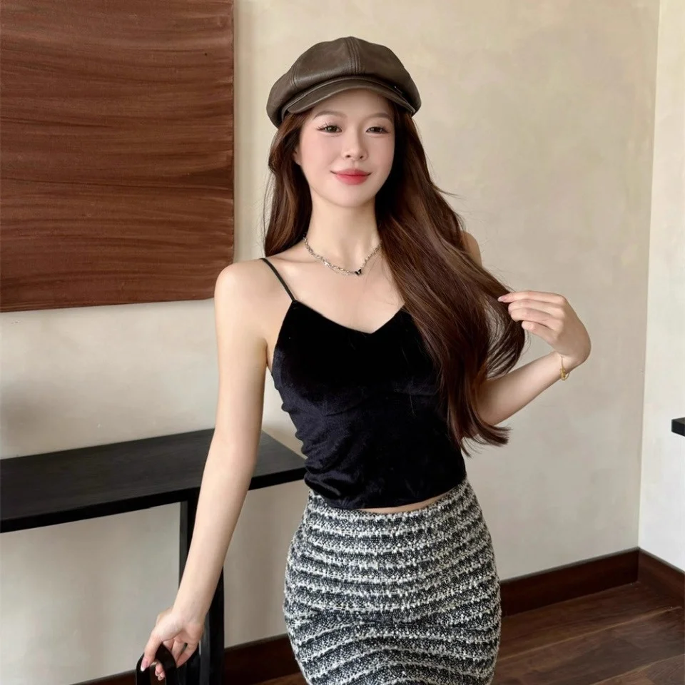 Slim Fit Velvet Camisole Tank Top Women's Fixed Strap Chest Pad Versatile Top V-neck Short Length Casual Wear