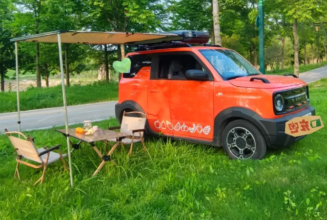 خيمة أوتوماتيكية جانبية للسيارة مصنوعة من قماش أكسفورد سميكة ومظلة جانبية للسيارة/مظلة عالمية لسيارات الدفع الرباعي توريد المصنع مباشرة