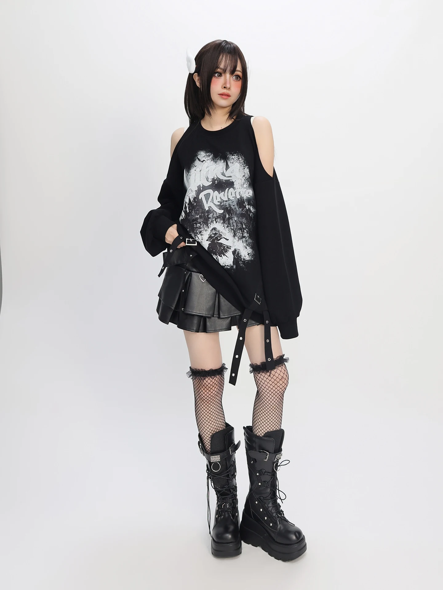 Original Japanese Style Sweet Cool Subculture Round Neck Off-Shoulder Long Sleeve Loose Casual Pullovers Sweatshirt Women Autumn