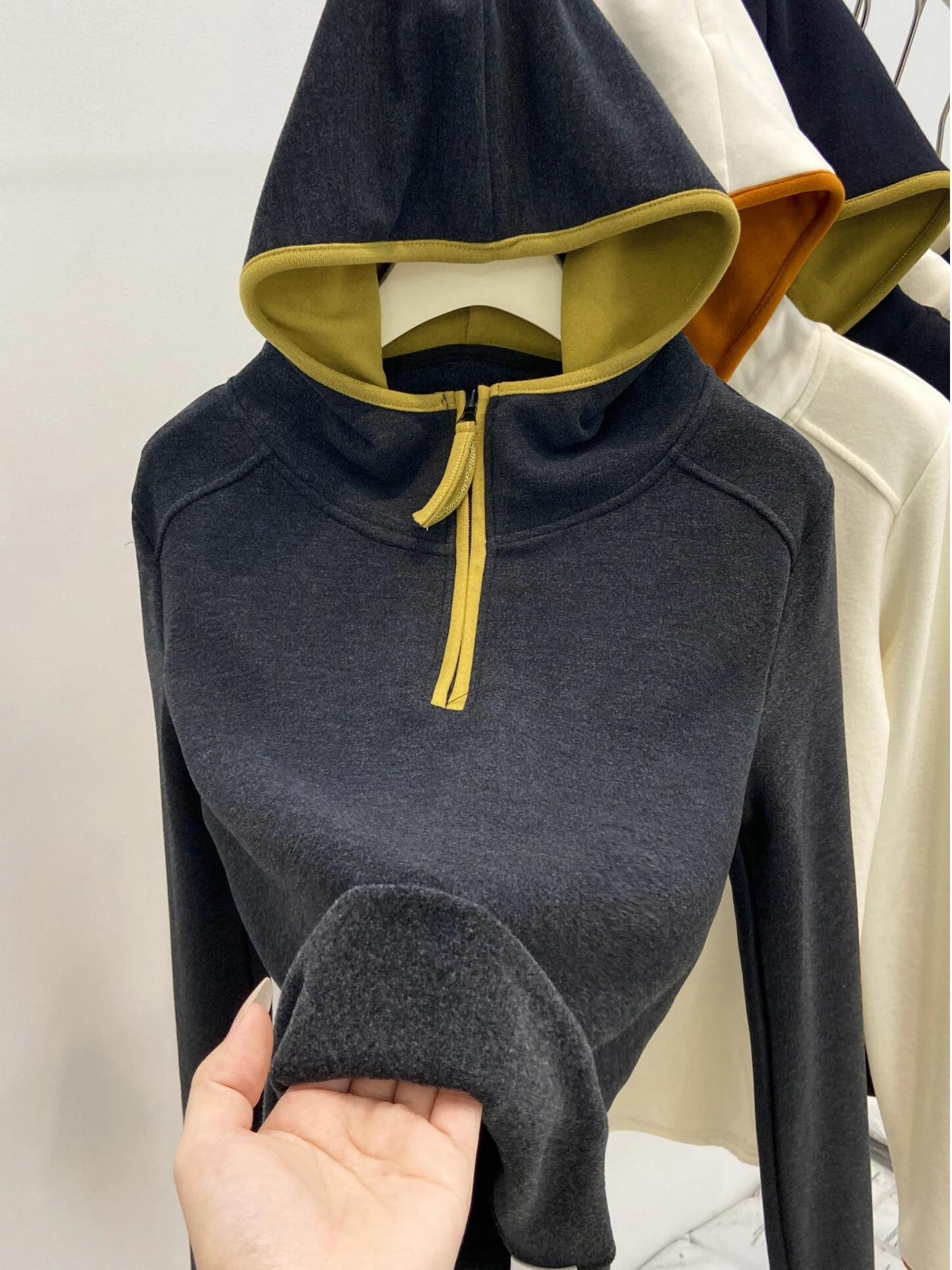 Trendy Thiened-sweater met capuchon, lange mouwen, dameswinter, casual thermische binnenkleding, polyestervezel, losse pasvorm