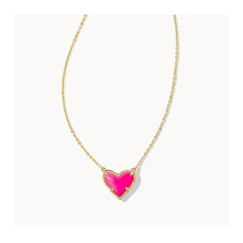 

Hot Sale Love Natural Crystal Valentine's Day Love Necklace Pendant