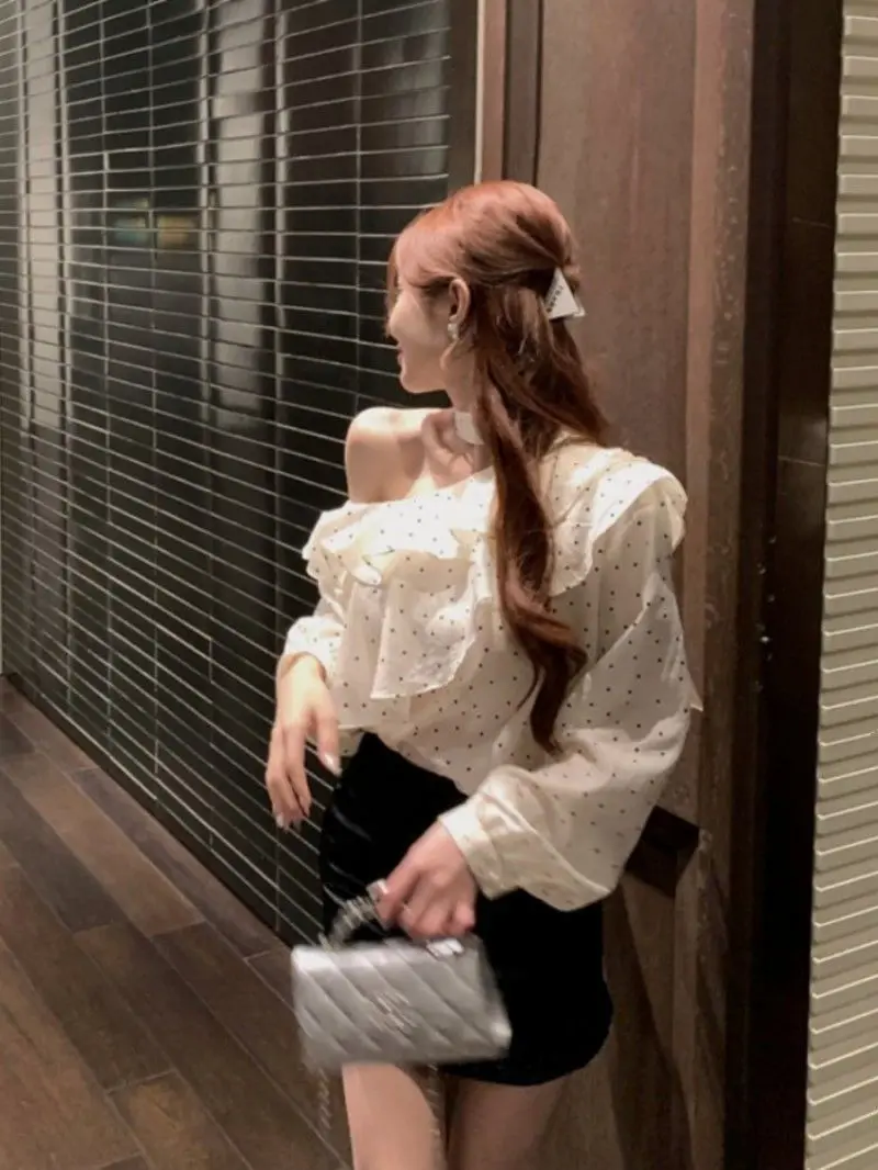 Rüschen Polka Dot Schräge Schulter Chiffon Langarm Bluse Frauen Sommer Sonnenschutz Lose Abnehmen Neckholder Top