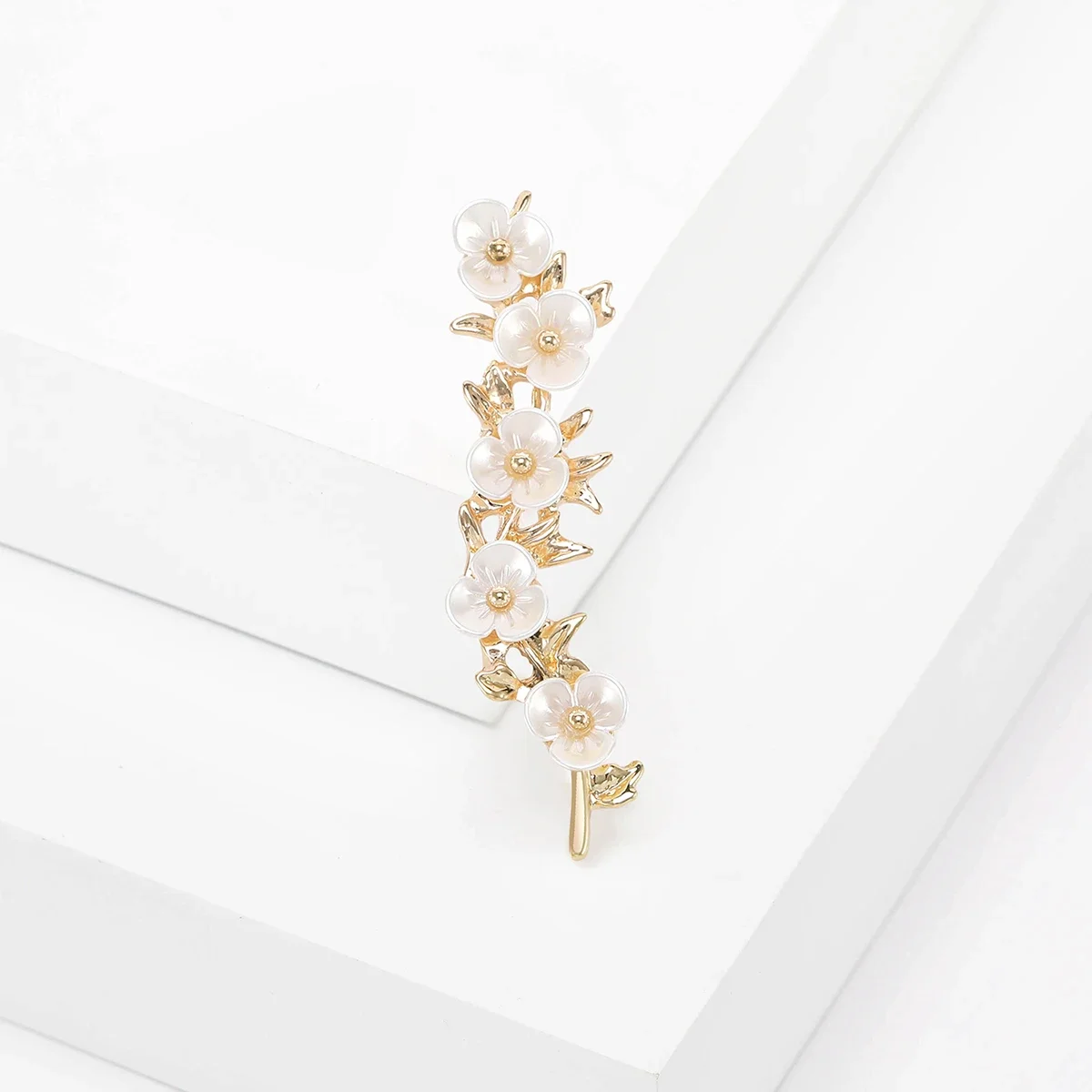 Rhinestone Plum Blossom Branch Pins for Women Pearl Plant Flower Brooches Office Party Friend Gifts Jewelry Accessories