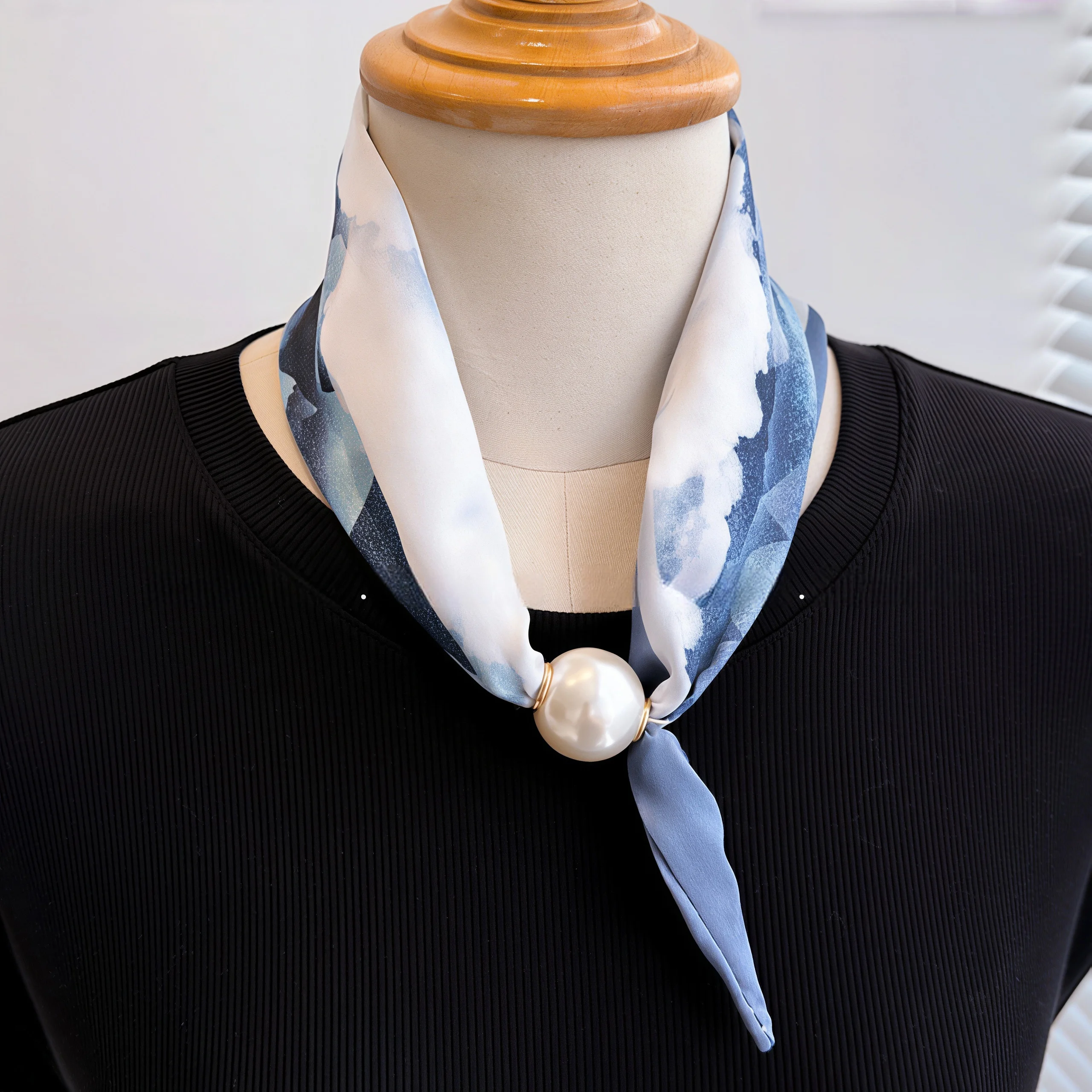New Summer Pearl Decoration Magnetic Buckle Silk Scarf Versatile Neck Protection Fashionable High End Matching Shirt Scarf Lady - Detail 1