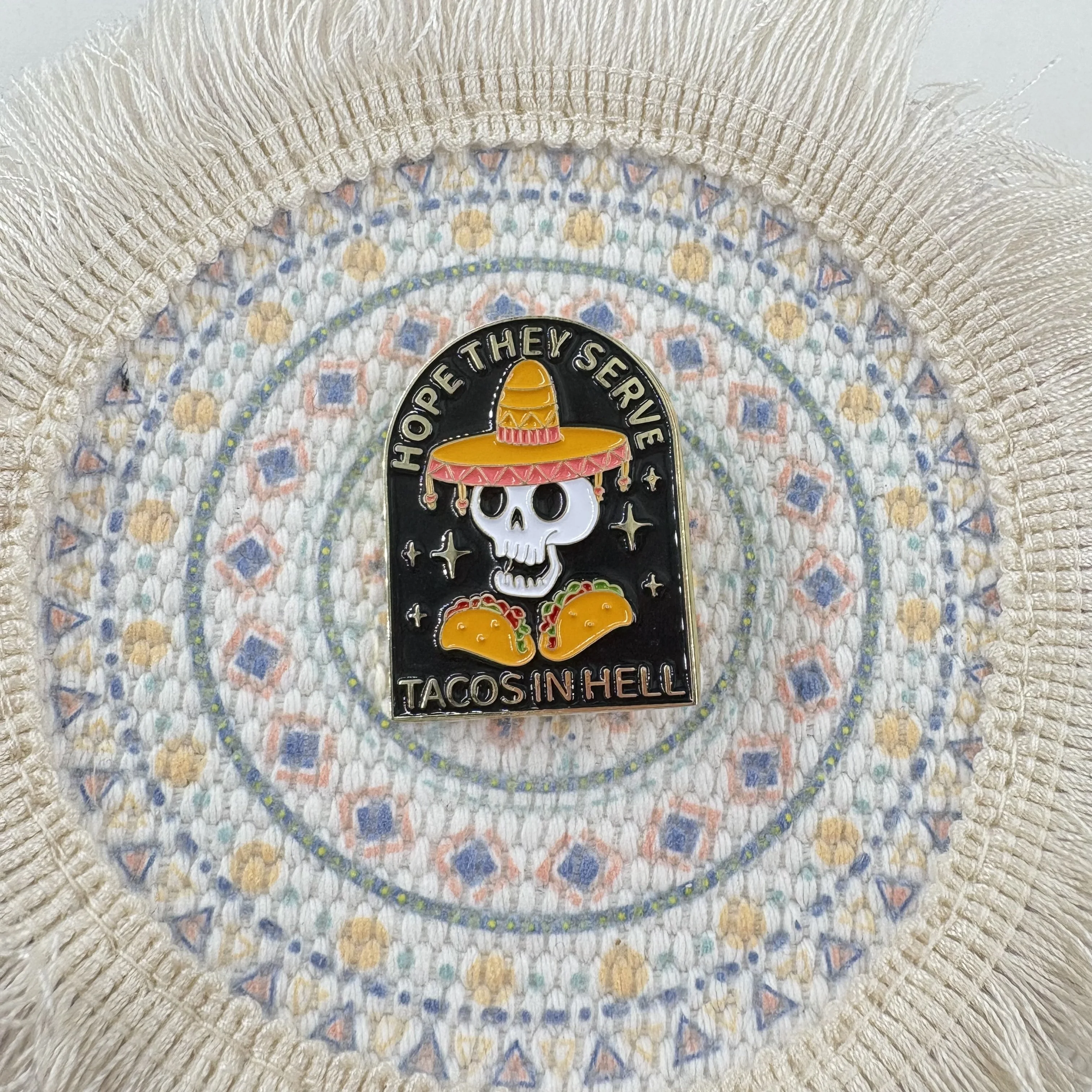 

Металлическая брошь Hope They Serve Tacos in Hell Skeleton, Foodie, забавные подарки тако, Cinco De Mayo, мексиканский сатанинский града, значок на лацкане a