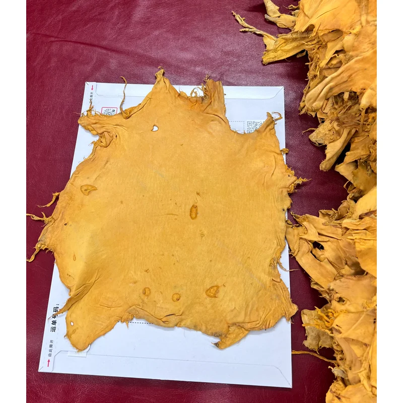 

Light Yellow Small Alpaca Leather thickness 0.6-1.0mm size approx 30cm23cm