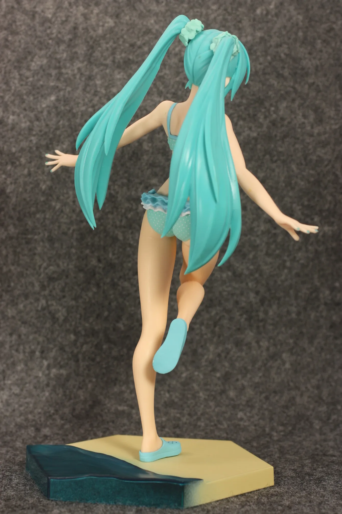 ฟิกเกอร์อะนิเมะ Hatsune Miku 23ซม. ชุดว่ายน้ำในอนาคตไล่ระดับสีโมเดลรีสอร์ทของเล่นของขวัญคอลเลกชัน aciton