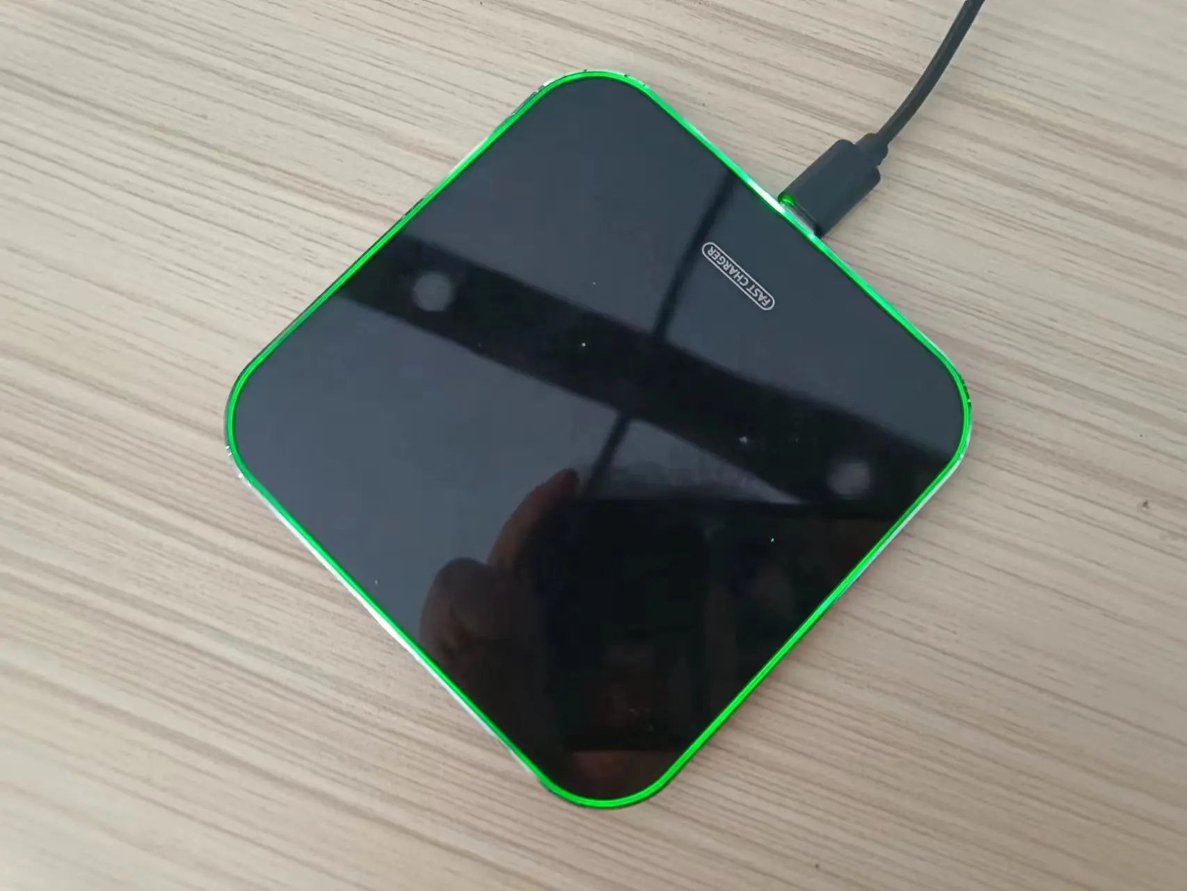 Universal 15w Max Wireless Charger USB c Quick Charging Cell Phone Wireless Charger