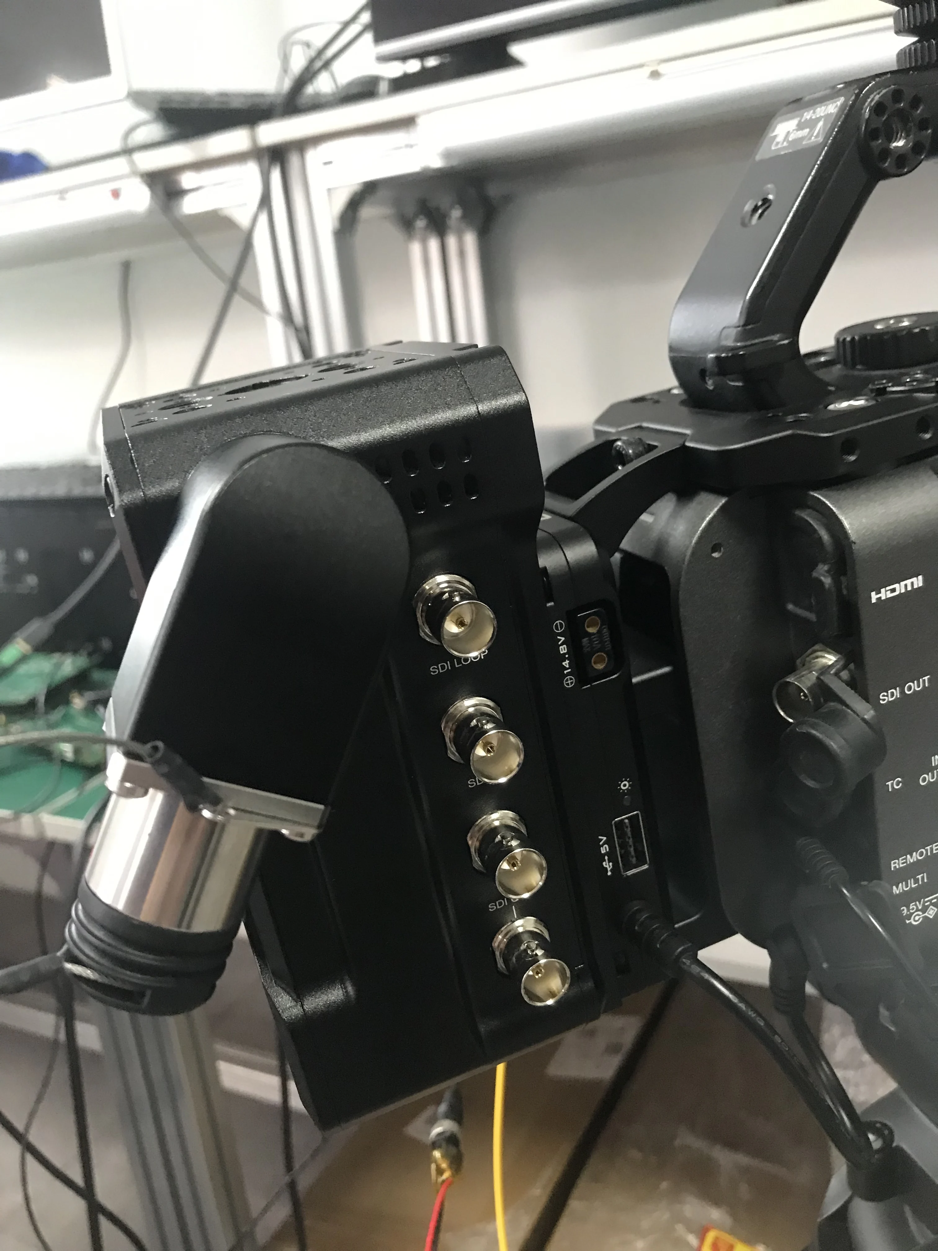 

Studio Camera System EFP SYSTEM 4K CAMERA 12G-SDI Fiber Converter