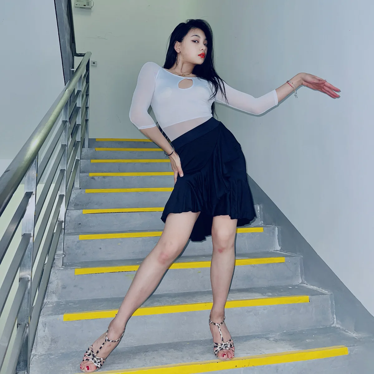 Sexy Ding Dancer Adult Training Gong Black Medium Sleeve Top Mesh Splicing Sleeve White Body Clothing 2026 Onesie