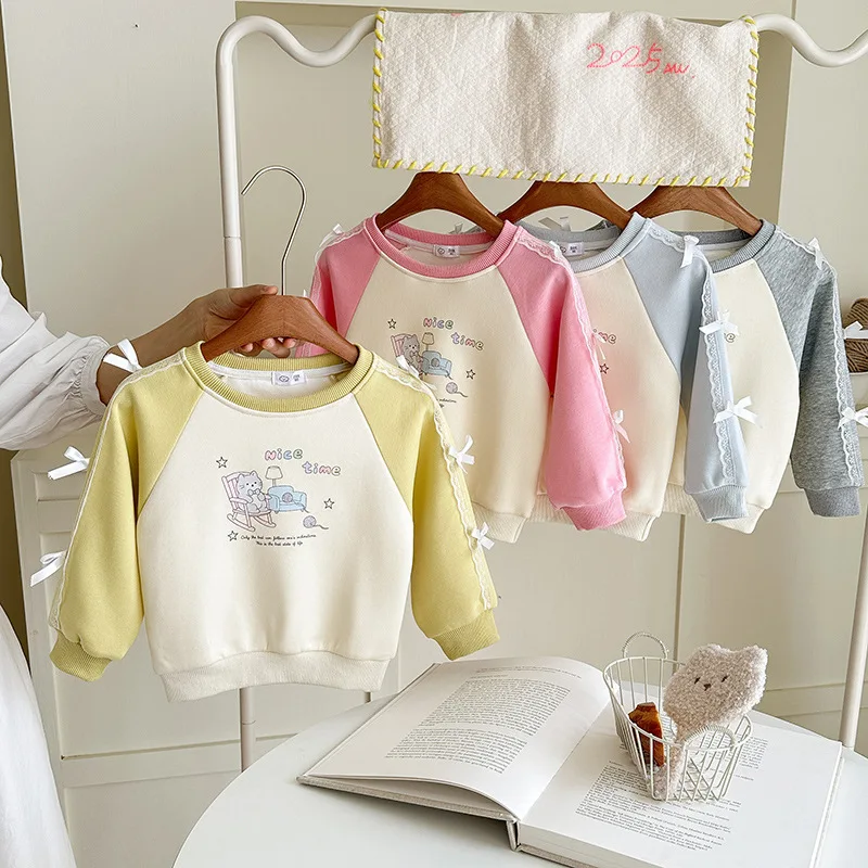 Bedruckter Kapuzenpullover für Mädchen mit Schleifendetail – süßer Cartoon-Farbblock-Pullover für große Kinderkleidung