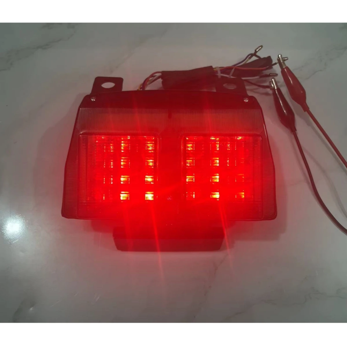 

Motorcycle Rear Fender Tailling Edge LED Brake Tail Light Turn Signal Taillight For DUCATI 748 916 996 998 1994-2003 02 01 00 99