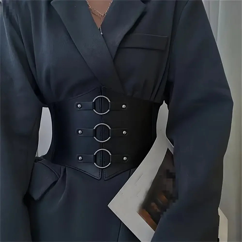 Cintura a corsetto gotico alla moda con tripla fibbia con borchie con rivetti neri Cintura elastica Waspie per donne punk perfette per cappotti